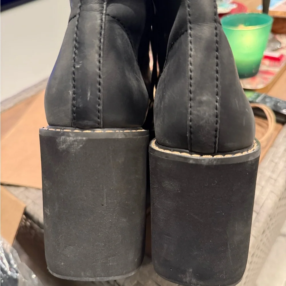 Chic Black Lace-Up Platform Boots - Picture 8 of 11